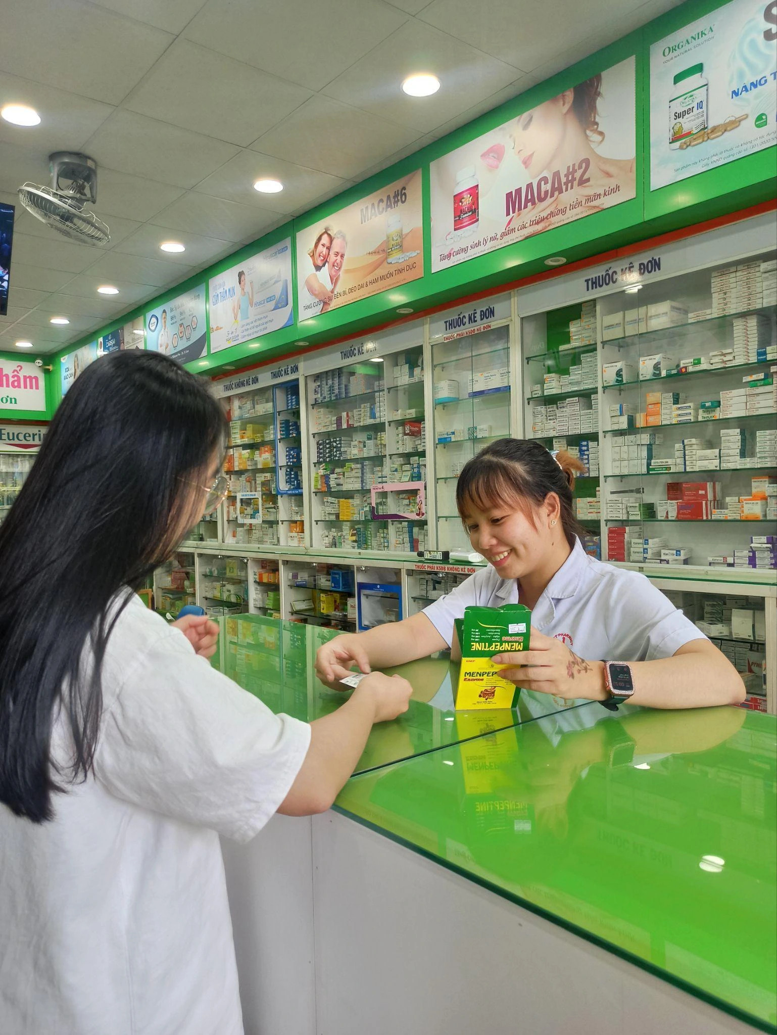Con đường nào cho nhà thuốc nhỏ lẻ?